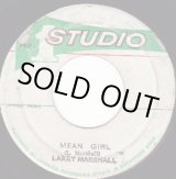 画像: LARRY MARSHALL / MEAN GIRL