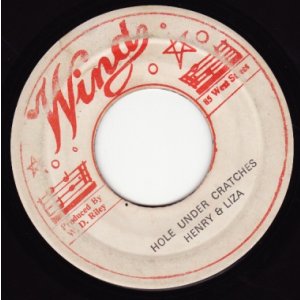 画像: HENRY & LIZA / HOLE UNDER CRATCHES