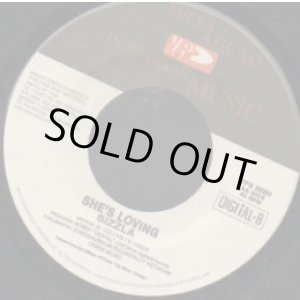 画像: SIZZLA / SHE'S LOVING