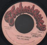 画像: HOPETON JAMES / I AM SO LONELY