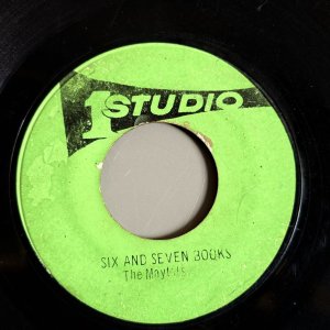 画像: THE MAYTALS / SIX AND SEVEN BOOKS (7")
