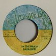 画像1: THE PARAGONS / ON THE BEACH c/w  THE MELODIANS / I'LL GET ALONG WITHOUT YOU (7") 
