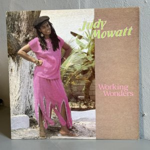 画像: ジュディ・モワット ~ Judy Mowatt / ワーキング・ワンダーズ ~ Working Wonders (LP)