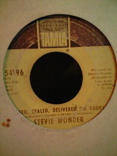 画像1: STEVIE WONDER . SIGNED SEALED DELIVERED IM YOURS . IM MORE THAN HAPPY