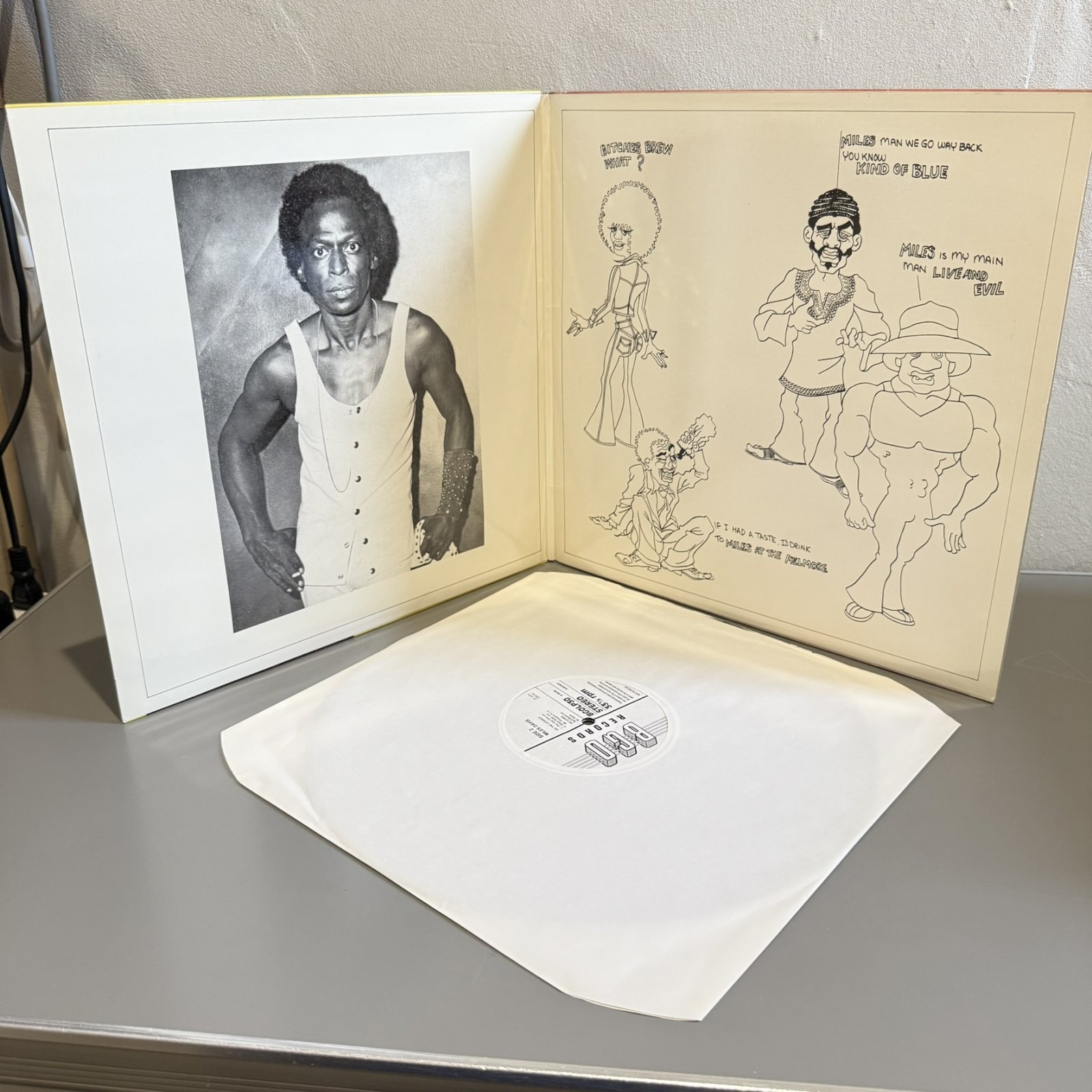 画像3: MILES DAVIS / ON THE CORNER 