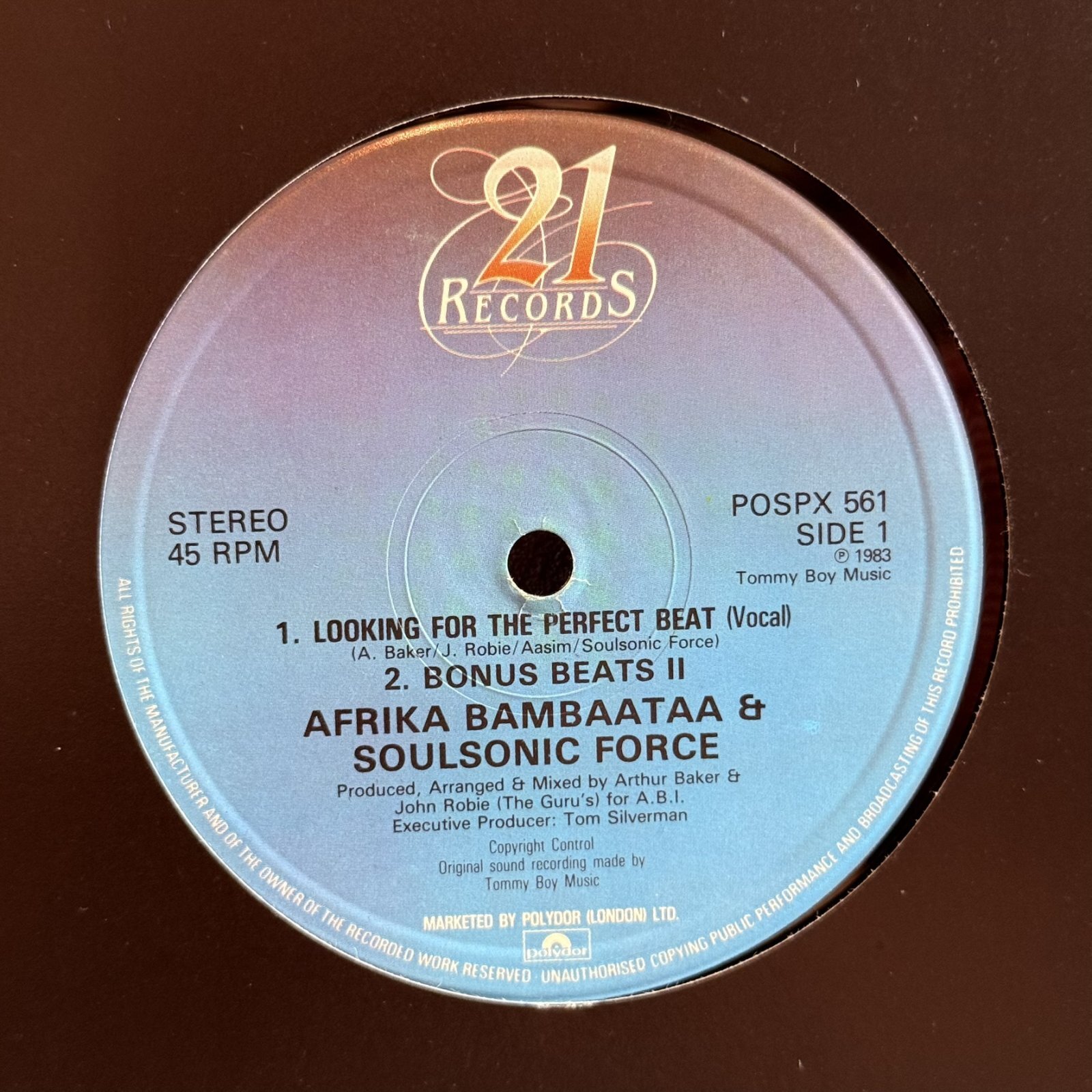 画像2: アフリカ・バンバータ&ソウルソニック・フォース ~ Afrika Bambaataa & Soulsonic Force / ルッキング・フォー・ザ・パーフェクト・ビート ~ Looking For The Perfect Beat (12インチ)